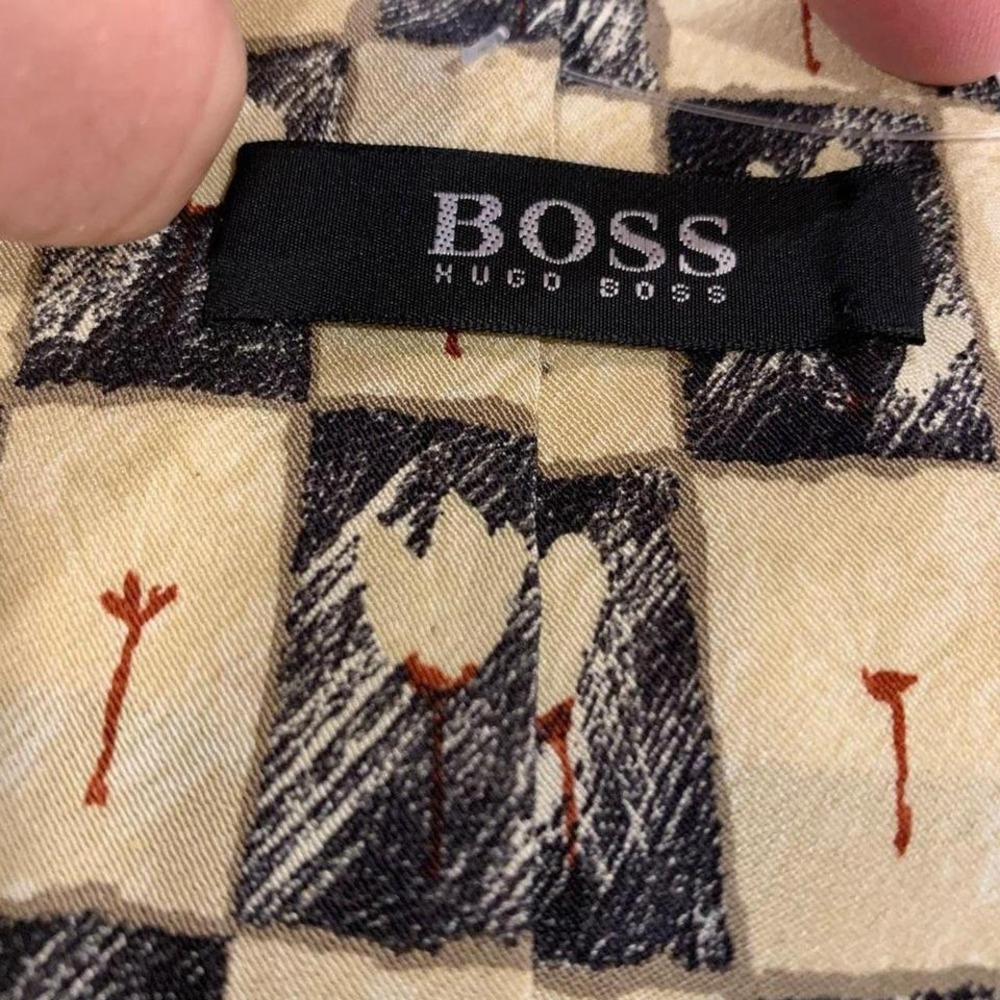 Two Hugo Boss Ties in Very‎ Good Pre-Loved Condition  -100% Silk  -Made in Italy - Picture 4 of 4
